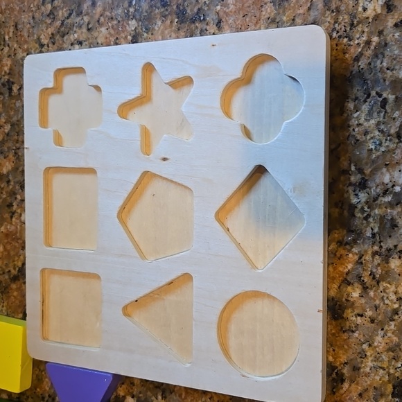 Wooden shapes puzzle. - Picture 3 of 4
